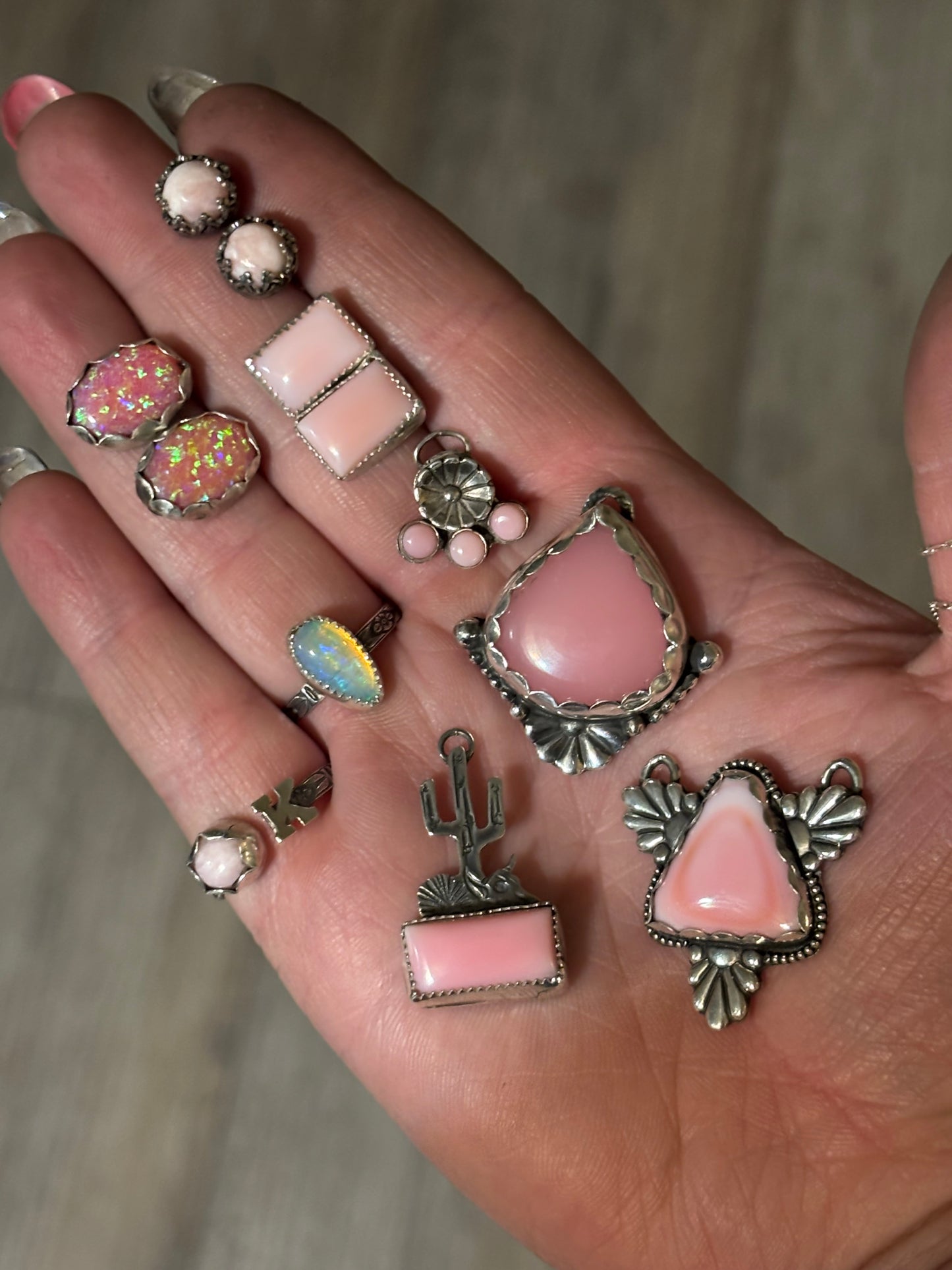 Pink conch, rectangular studs
