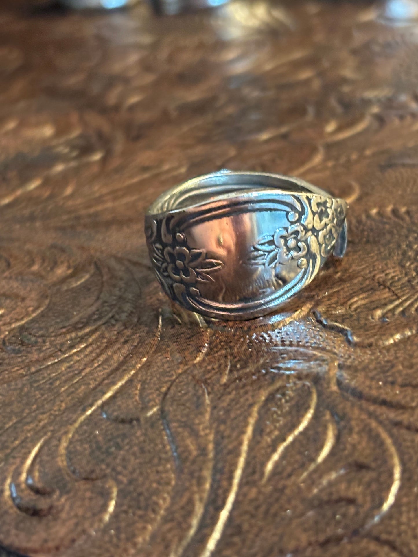 Adjustable spoon ring ￼