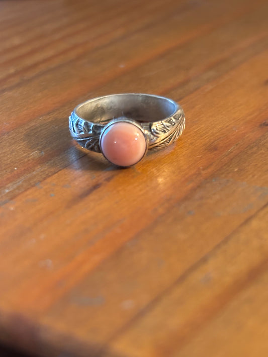 Pink conch, ring size 2 1/2 ￼